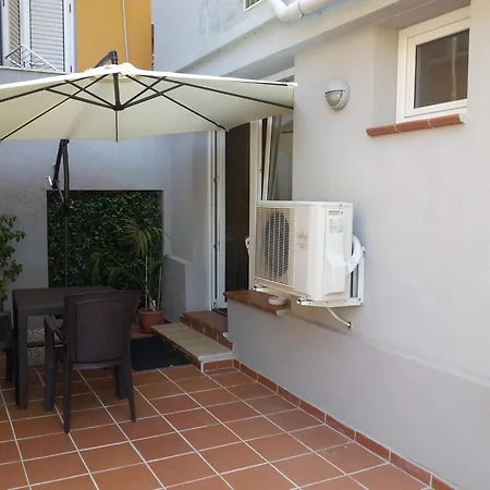 Lewisrooms Domo Penzion 3*