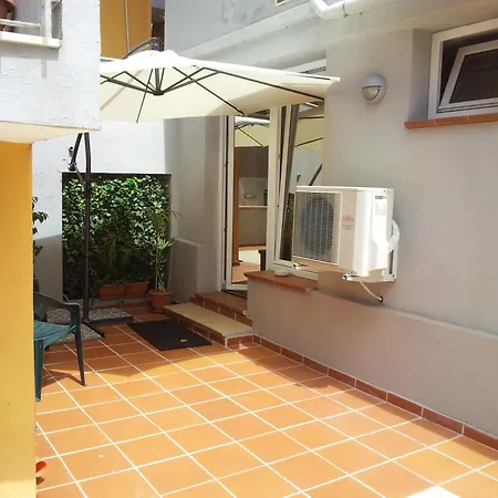 Casa de hóspedes Lewisrooms Domo 3*