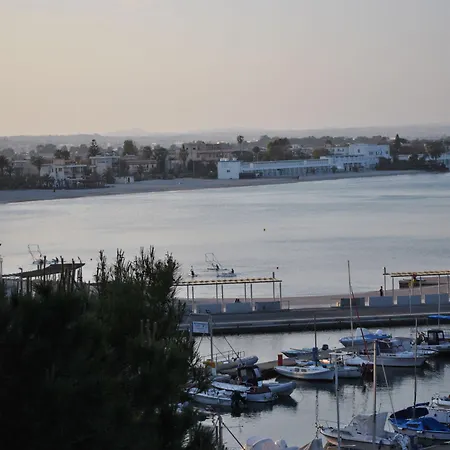 Lewisrooms Domo Cagliari