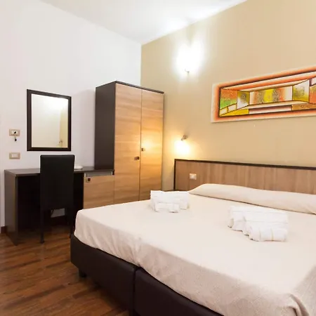 Πανσιόν Lewisrooms Domo 4*